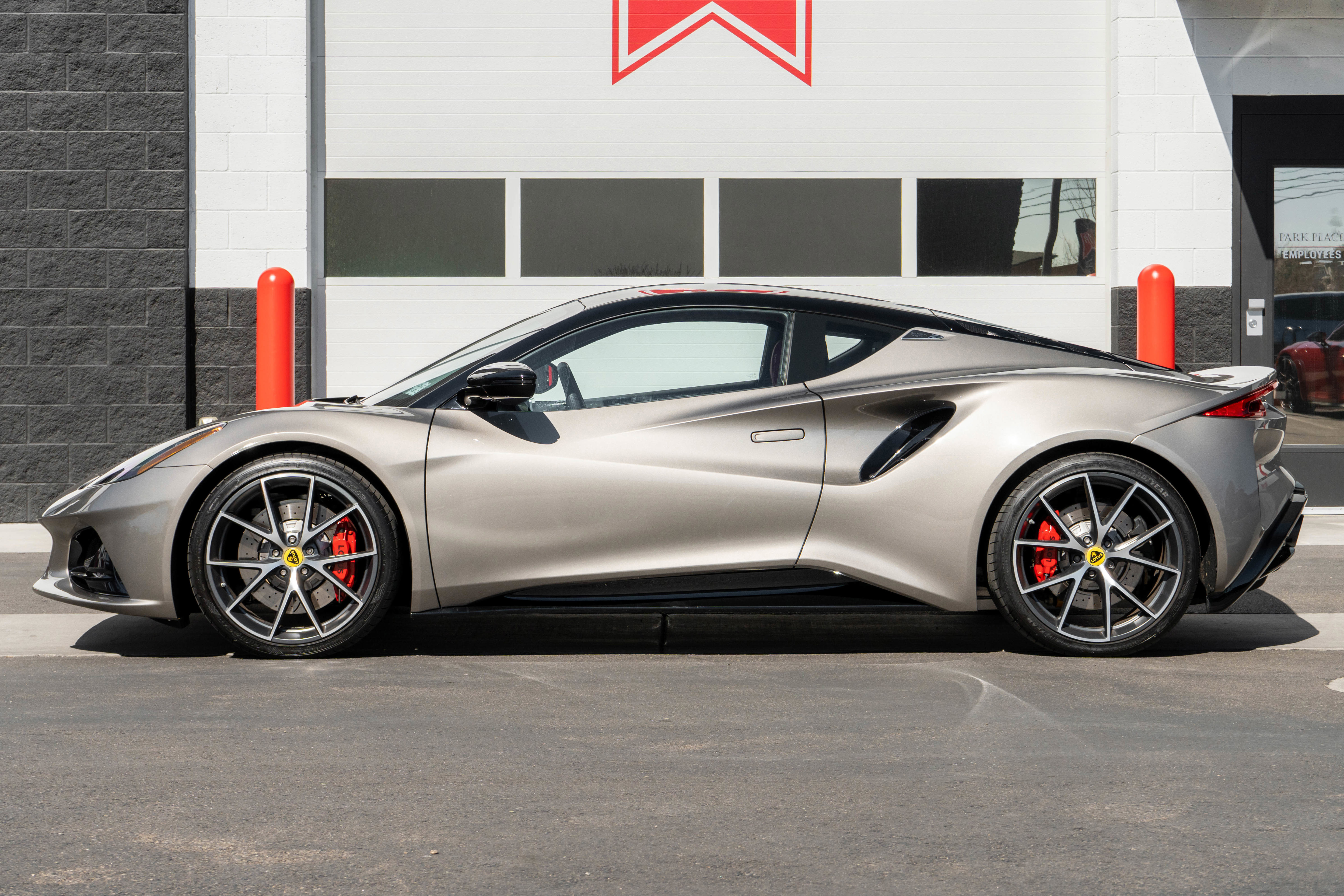 Used 2024 Lotus Emira First Edition image 38