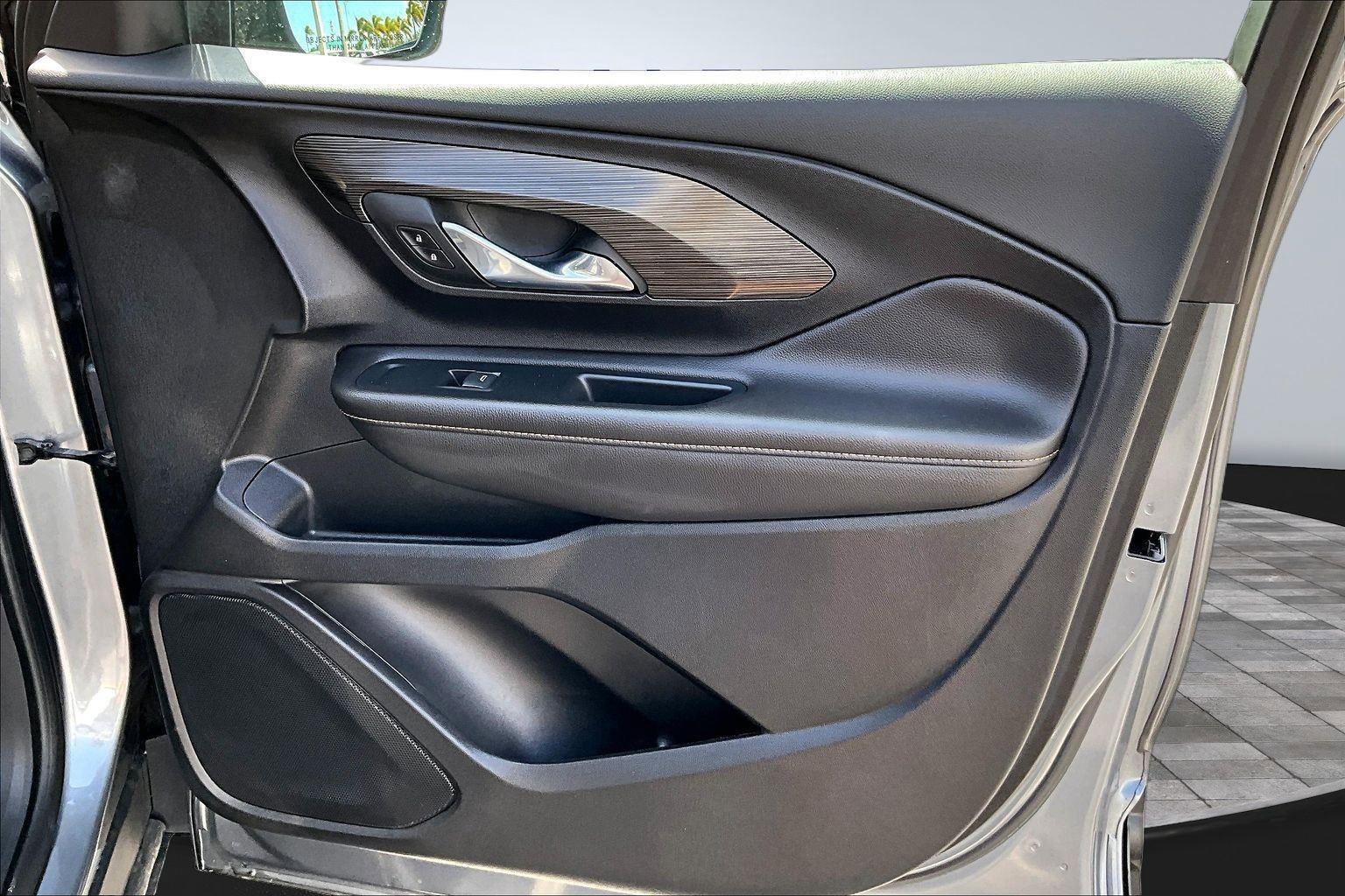 Used 2020 GMC Terrain SLT w/ Preferred Package image 28