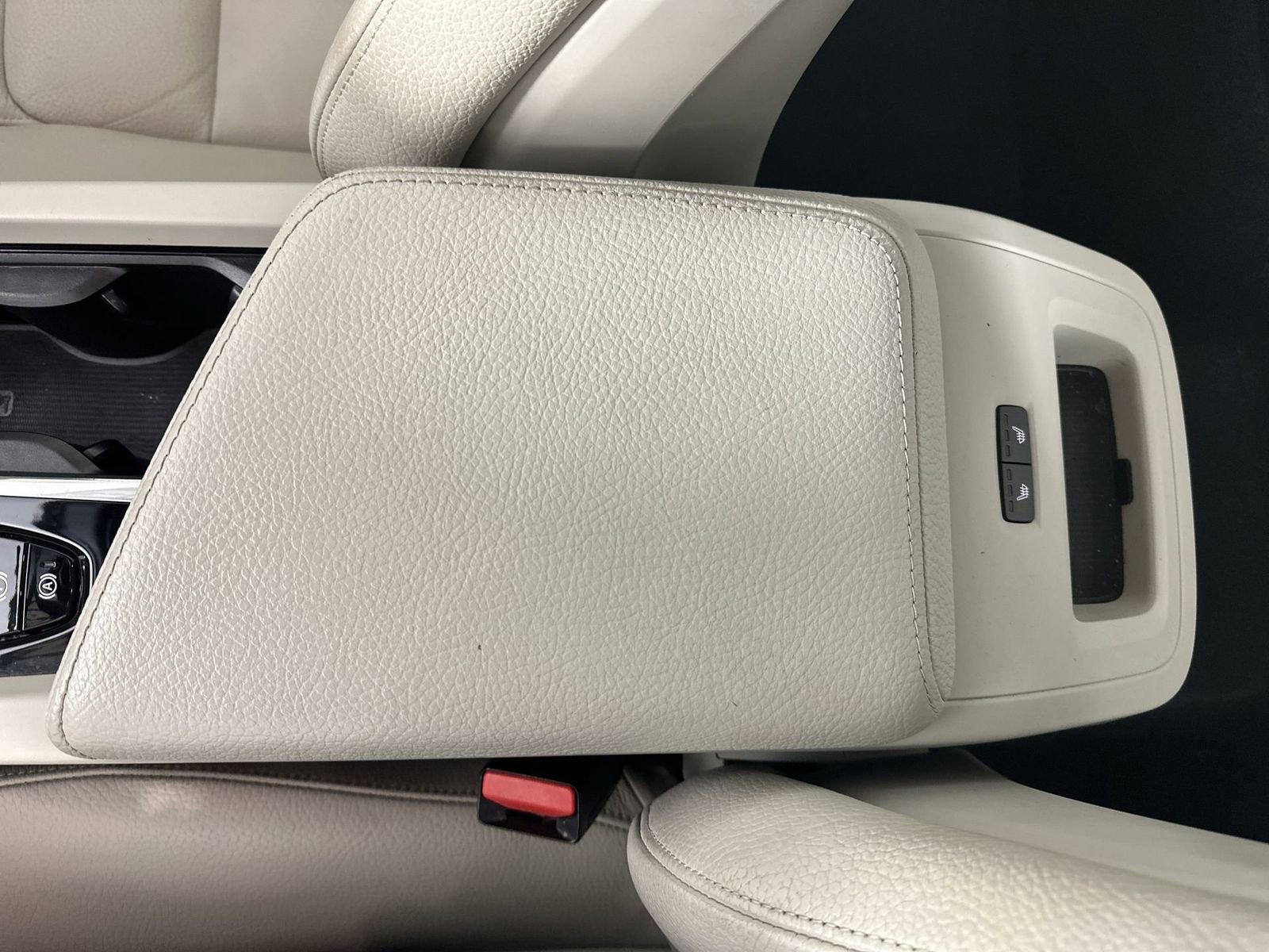 Used 2020 Volvo S60 T6 Momentum w/ Protection Package Premier image 22