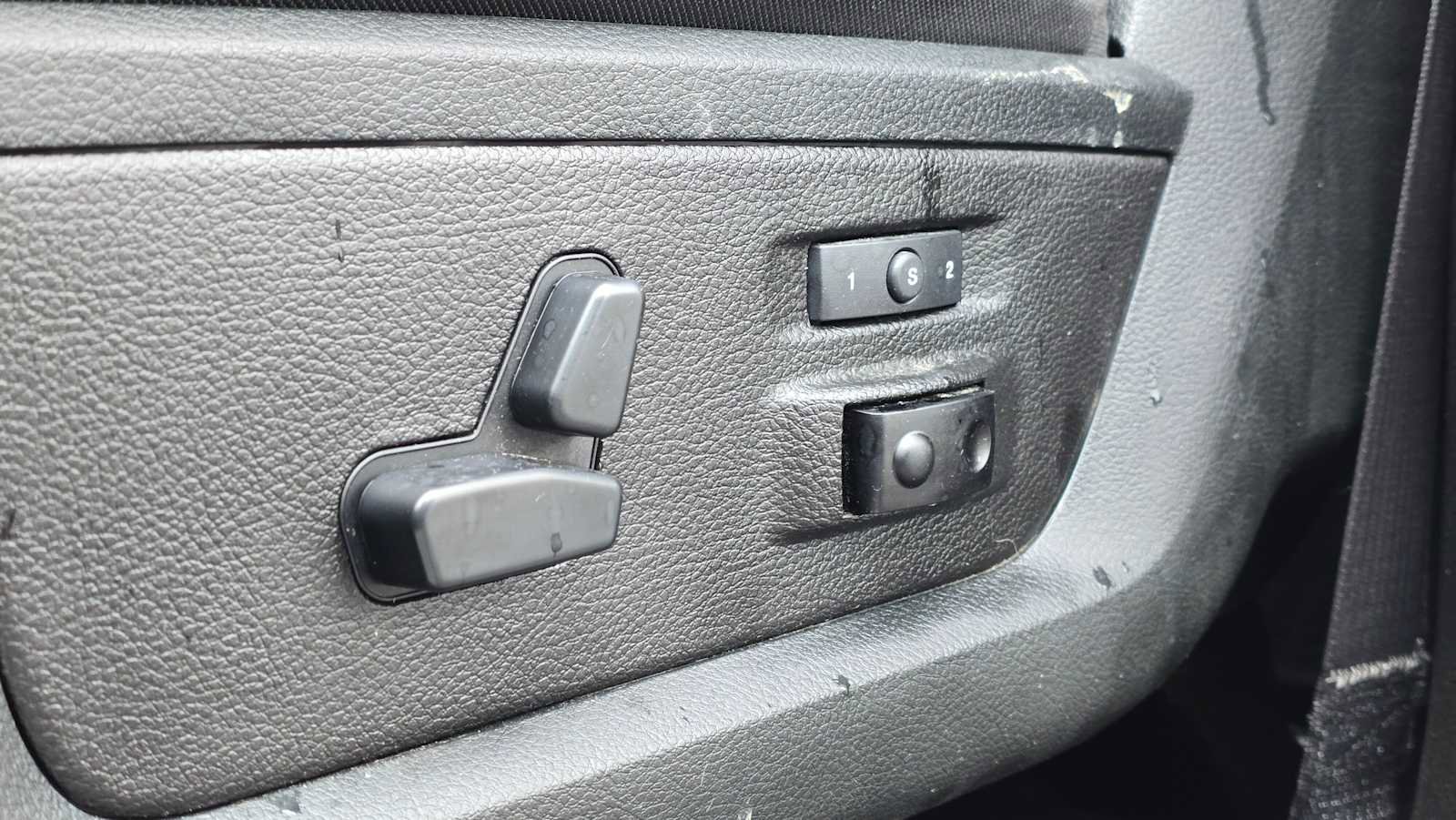 Used 2018 RAM 3500 Laramie w/ Convenience Group image 27