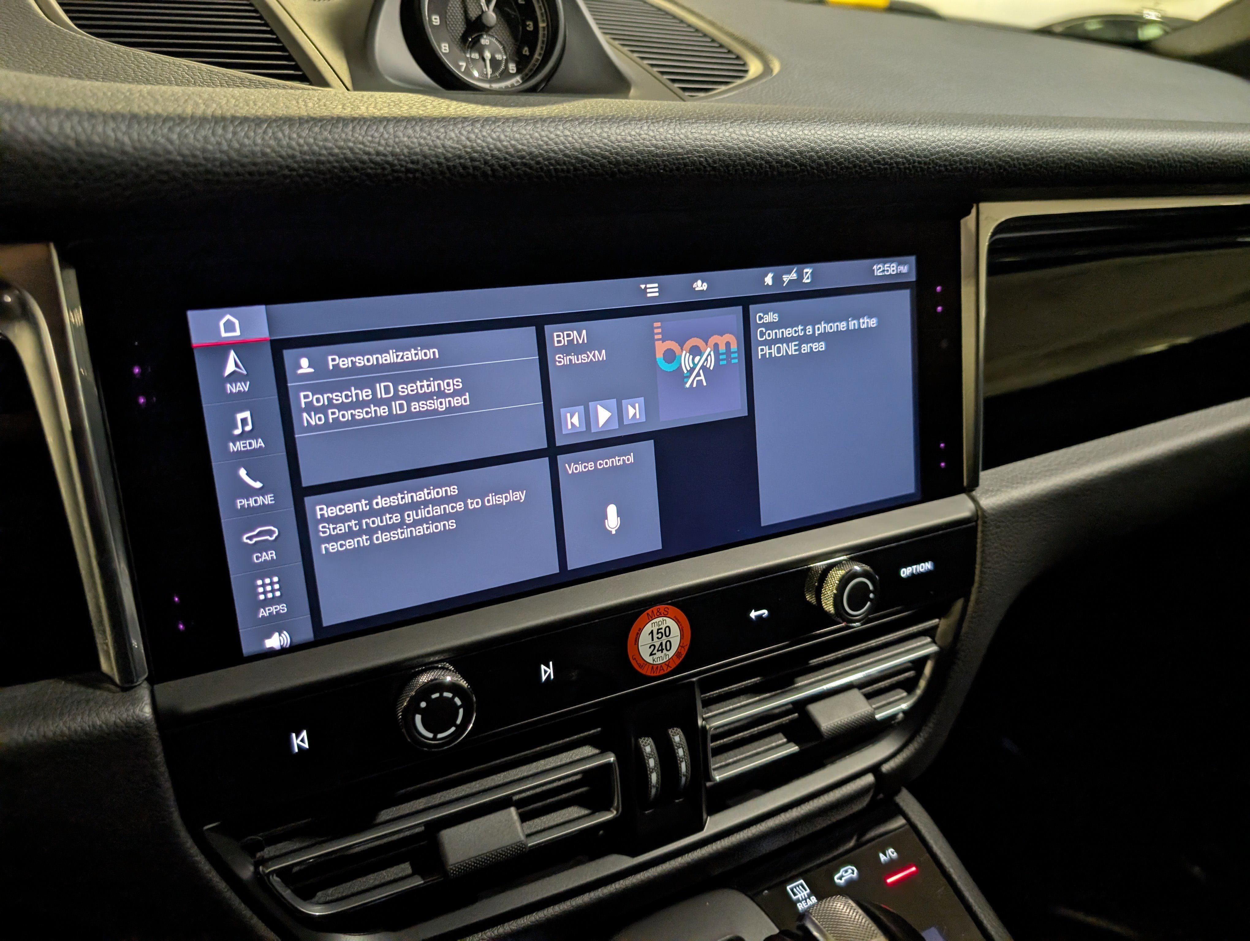 Certified 2025 Porsche Macan image 36
