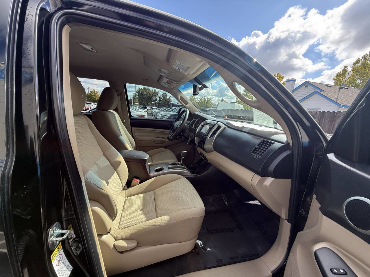 Used 2013 Toyota Tacoma PreRunner w/ SR5 Pkg image 19