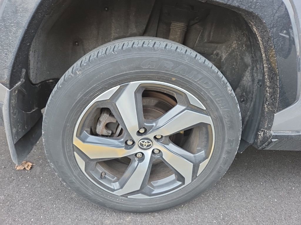 Used 2021 Toyota RAV4 SE w/ Weather & Moonroof Package image 7