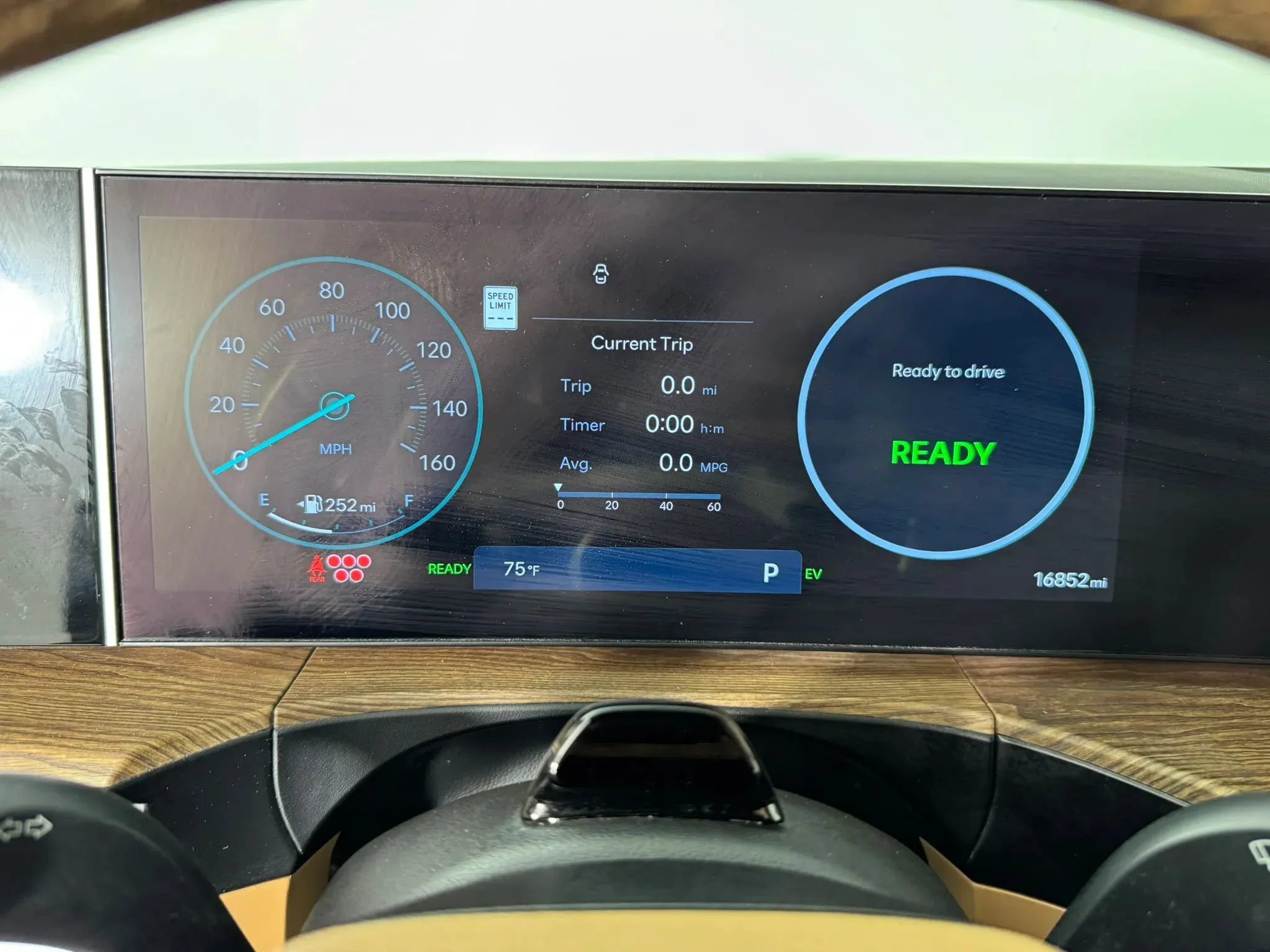 Used 2024 Hyundai Santa Fe Limited AWD/4WD image 14