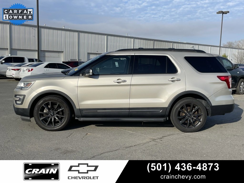 Used 2017 Ford Explorer XLT w/ Equipment Group 202A image 4