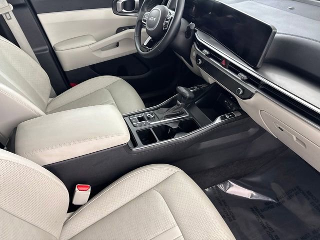 Certified 2025 Kia Sorento S w/ Panoramic Sunroof Package FWD image 23