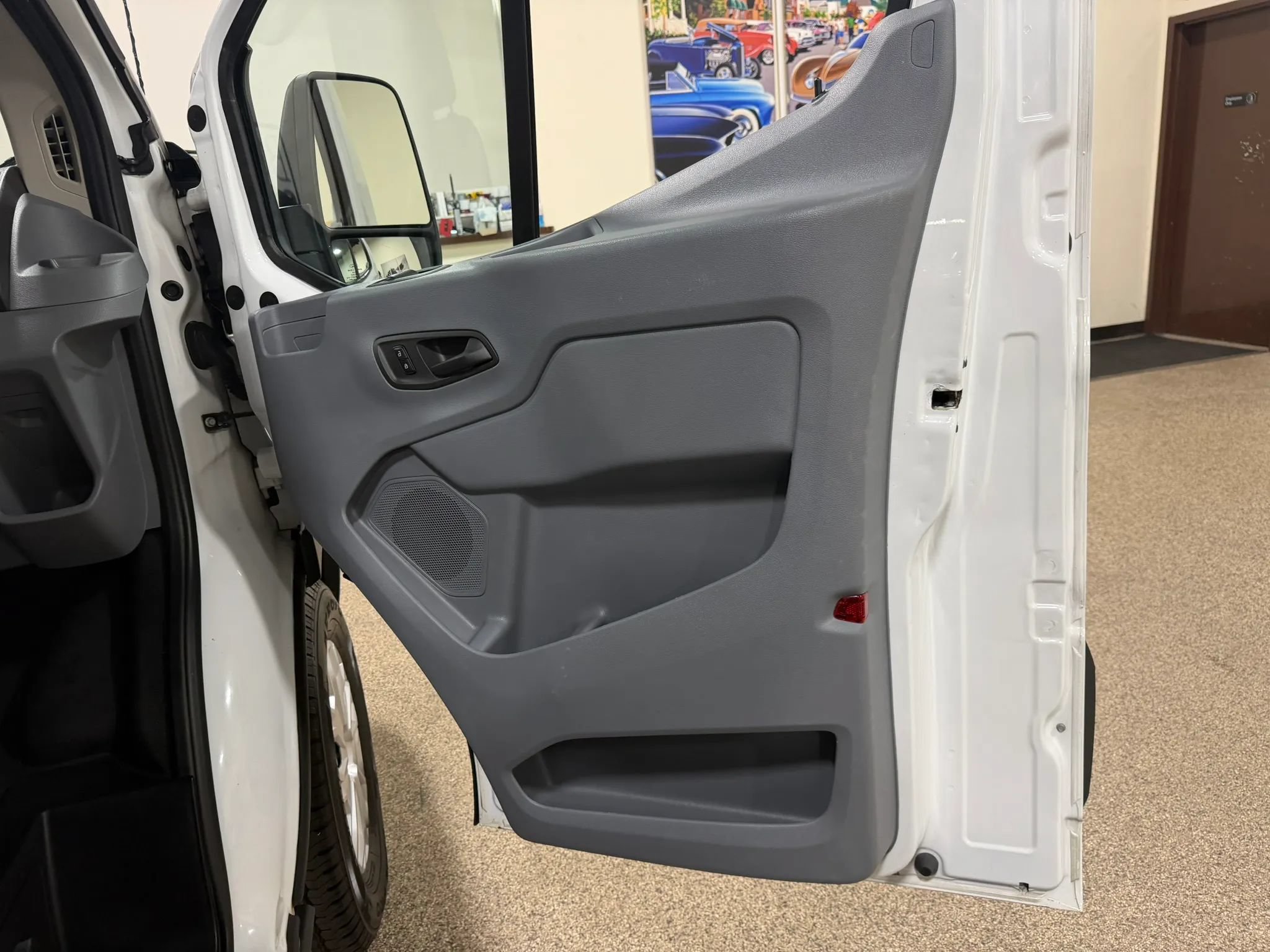 Used 2018 Ford Transit 150 XL RWD image 21