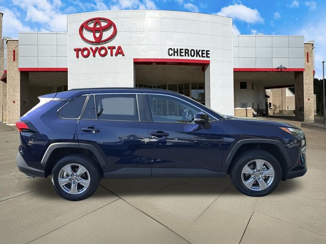 Used 2025 Toyota RAV4 XLE AWD/4WD image 4