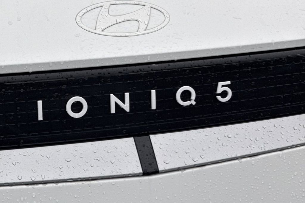 New 2026 Hyundai Ioniq 5 SE image 23