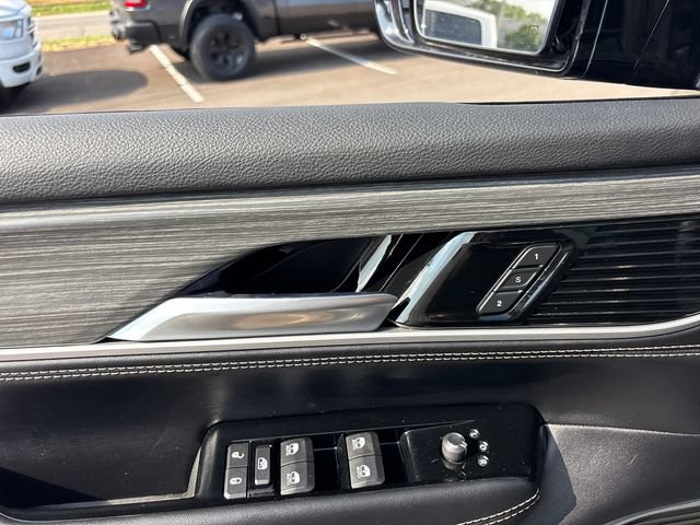 Used 2024 Jeep Wagoneer Series II w/ Rear Seat Video Group 1 AWD/4WD image 17