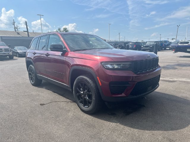 Certified 2024 Jeep Grand Cherokee Altitude AWD/4WD image 12
