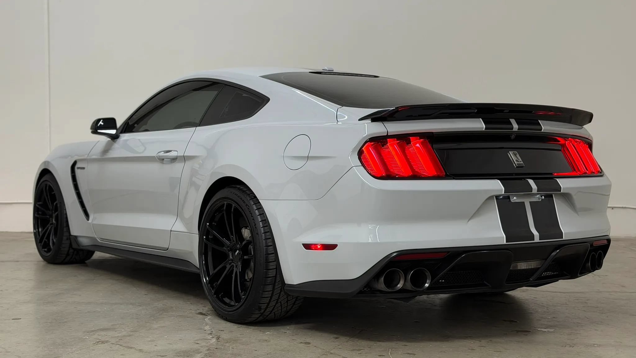 Used 2017 Ford Mustang Shelby GT350 w/ Convenience Package RWD image 7