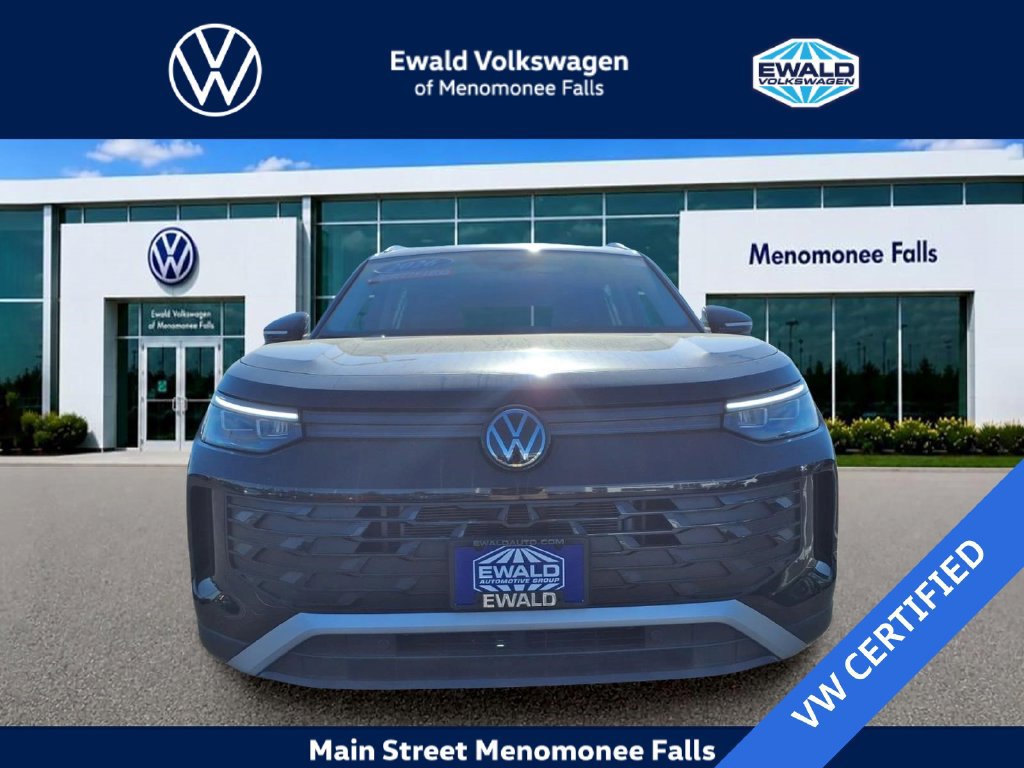 Used 2026 Volkswagen Tiguan SE AWD/4WD image 2