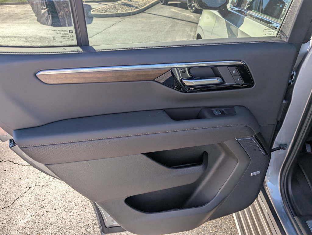 New 2027 Chevrolet Tahoe High Country AWD/4WD image 11