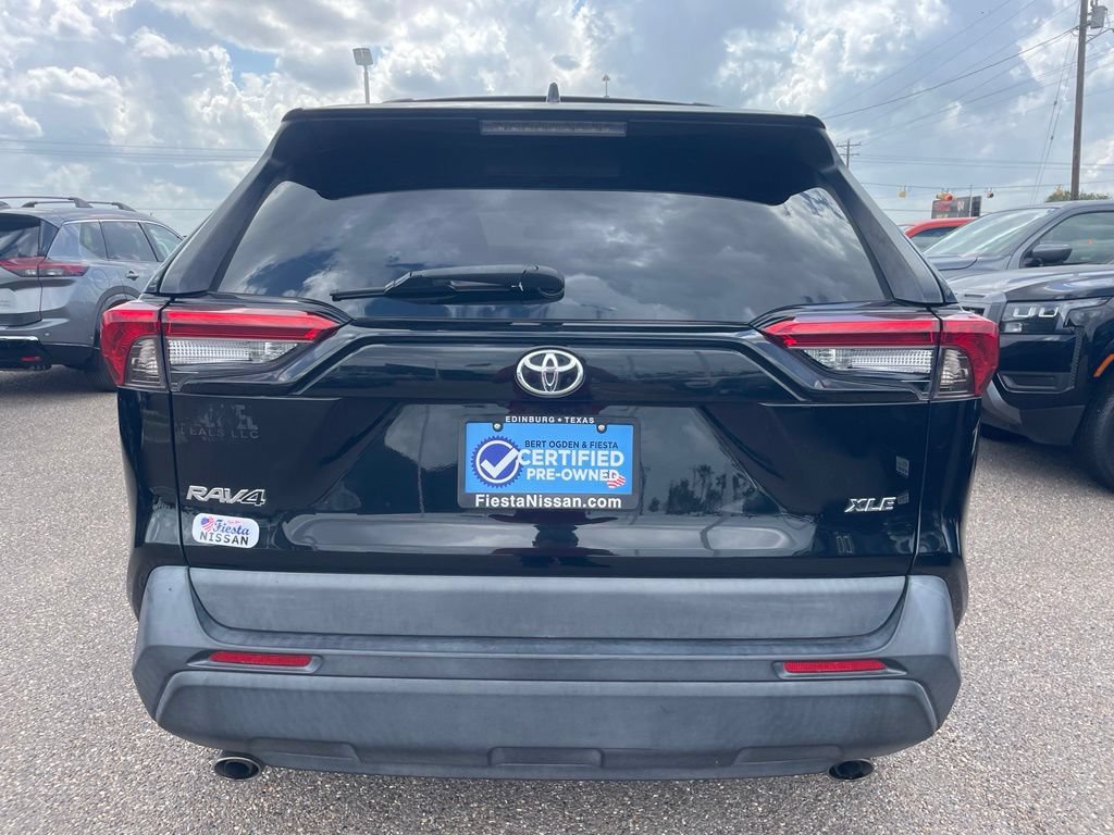 Used 2021 Toyota RAV4 XLE Premium FWD image 6