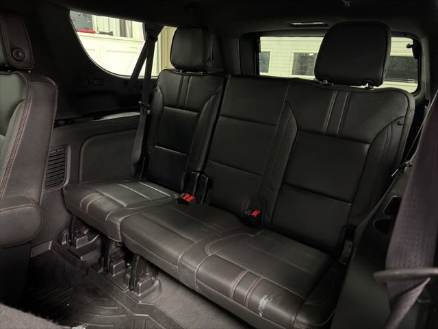 Used 2022 Chevrolet Suburban RST w/ Luxury Package image 32