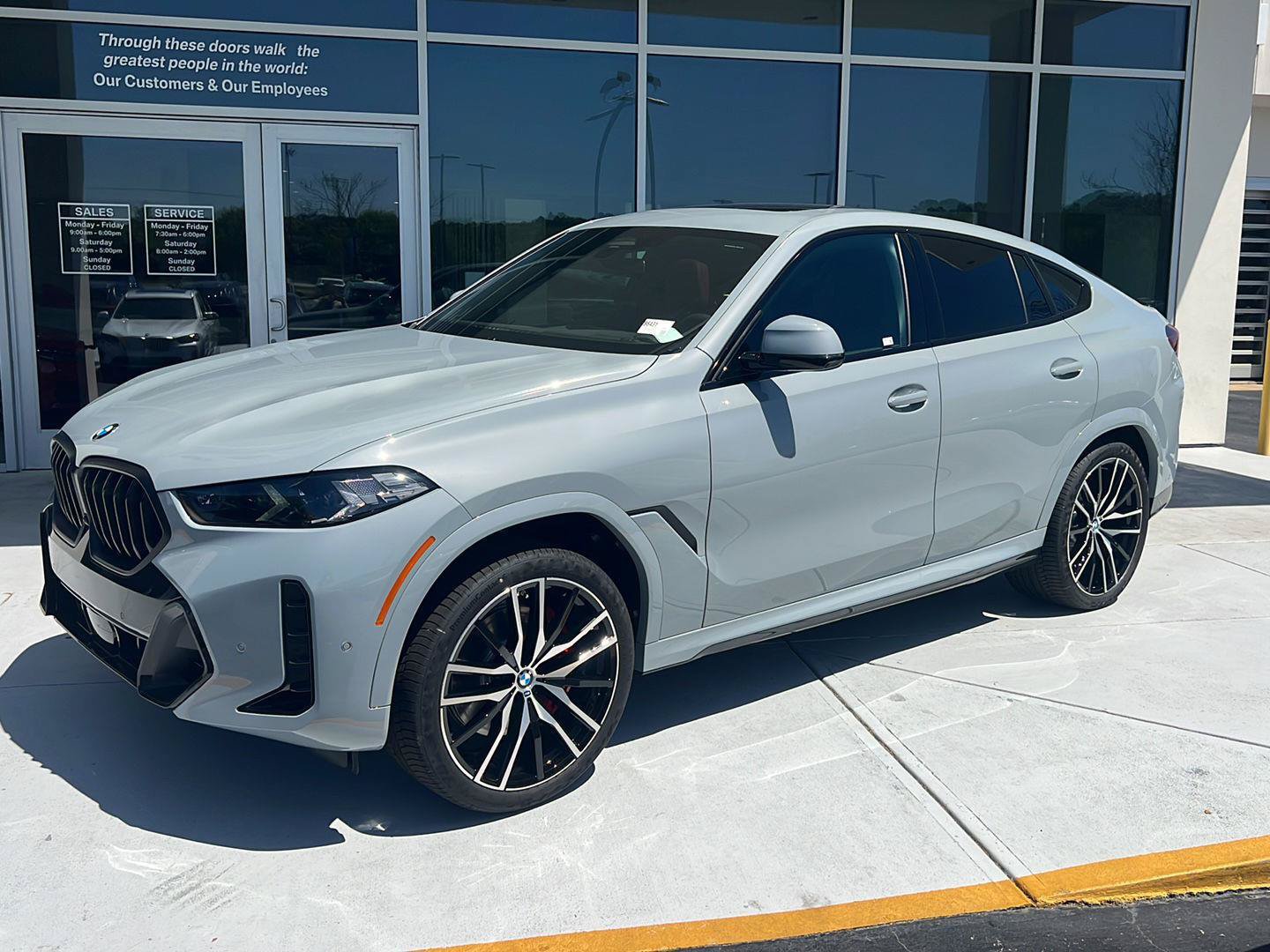 New 2027 BMW X6 xDrive40i AWD/4WD image 2