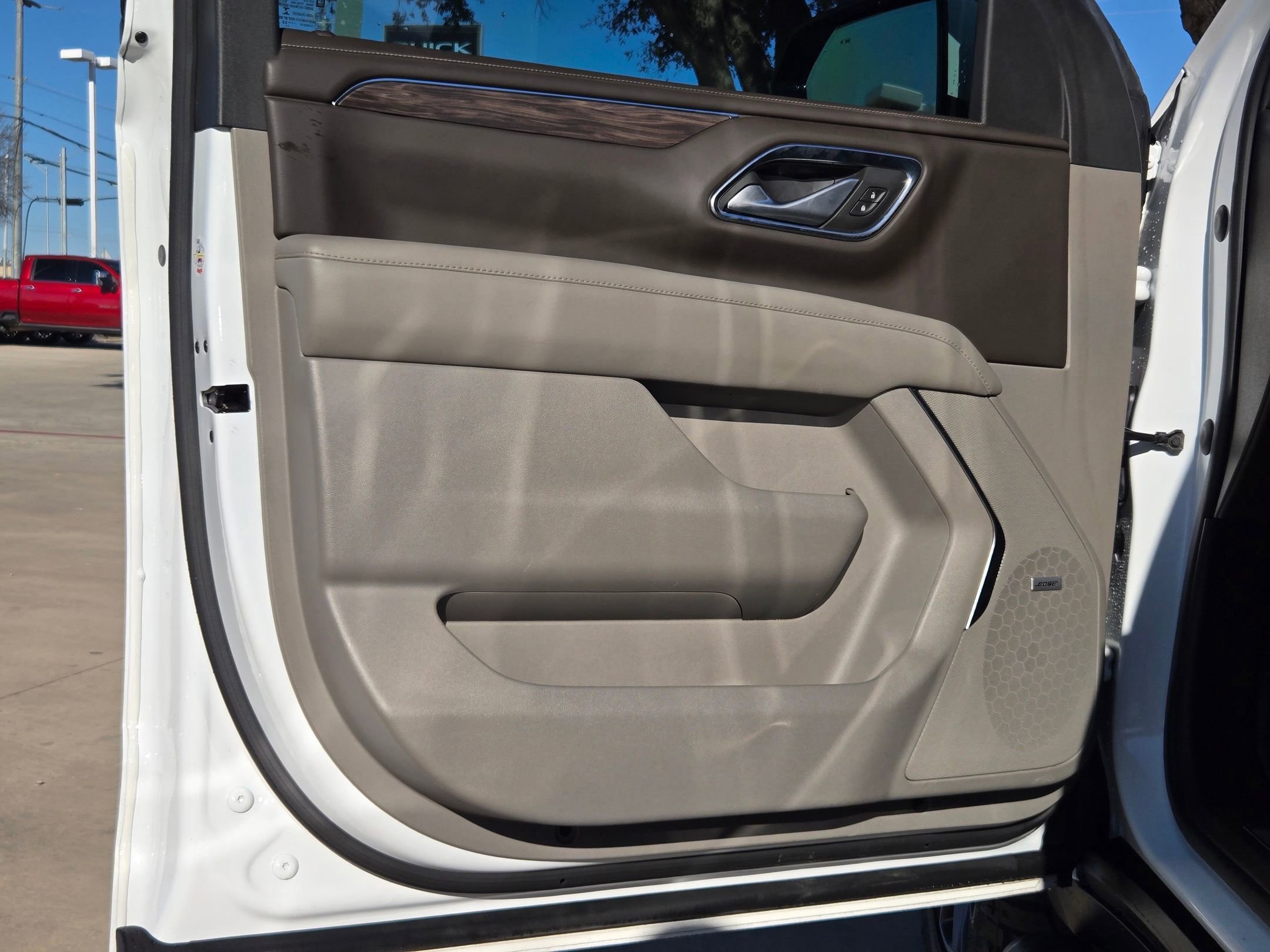 Used 2022 Chevrolet Tahoe Z71 w/ Z71 Off-Road Package image 11