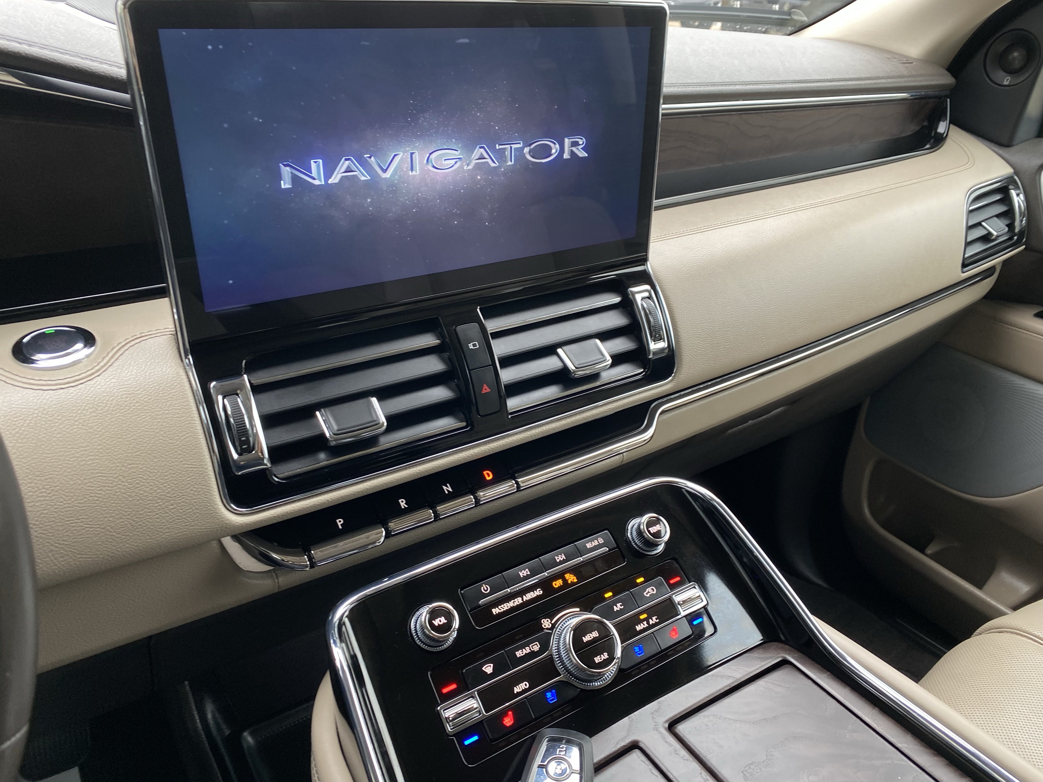 Used 2024 Lincoln Navigator L Reserve AWD/4WD image 20