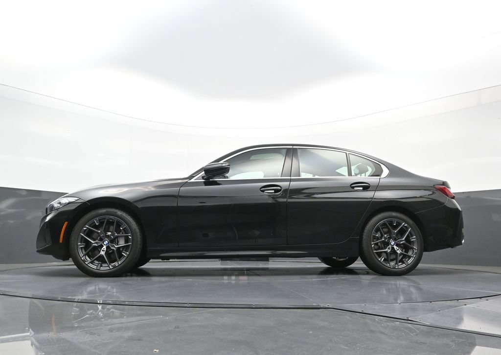New 2025 BMW 330i xDrive Sedan w/ Convenience Package AWD/4WD image 24