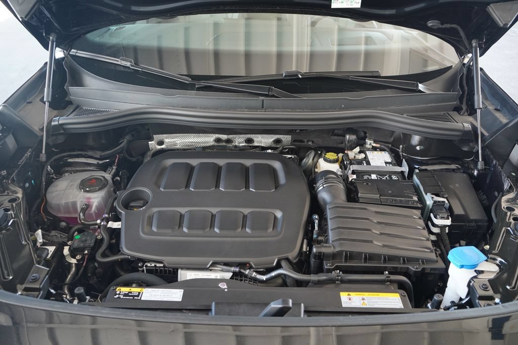 New 2026 Volkswagen Tiguan SE R-Line FWD image 14