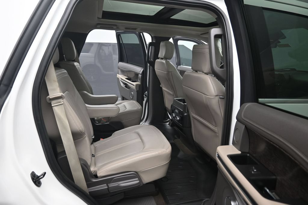 Used 2020 Ford Expedition Limited w/ Equipment Group 302A AWD/4WD image 34