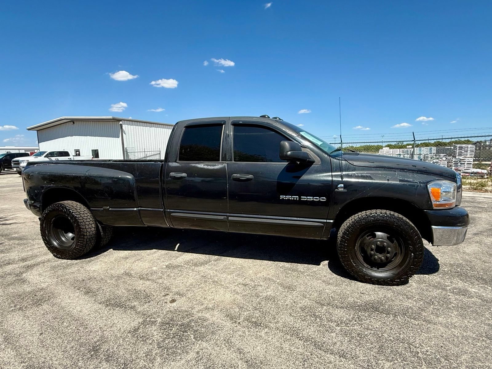 Used 2006 Dodge Ram 3500 Truck SLT RWD image 2