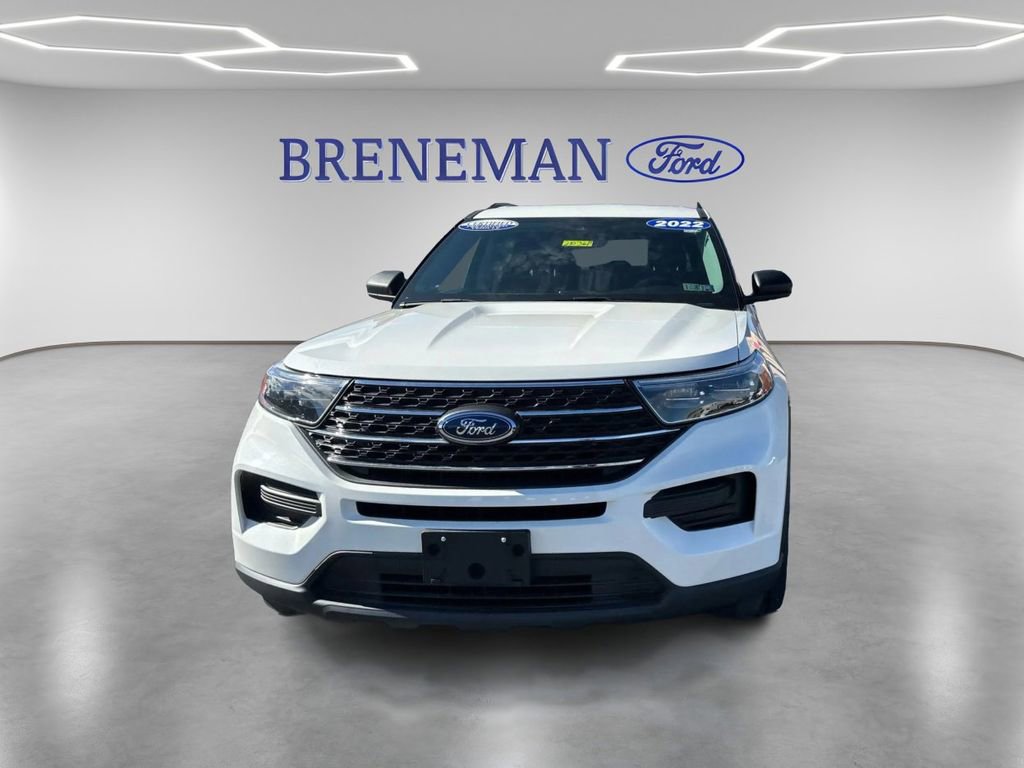 Used 2022 Ford Explorer XLT image 2