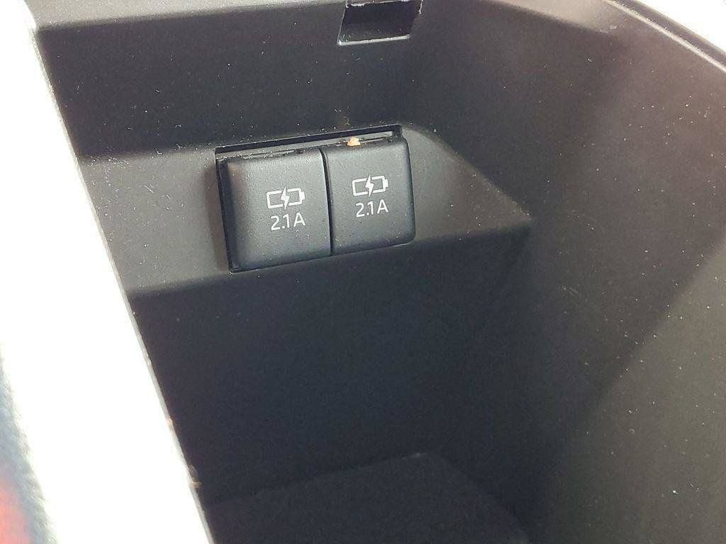Used 2020 Toyota Camry LE AWD/4WD image 18