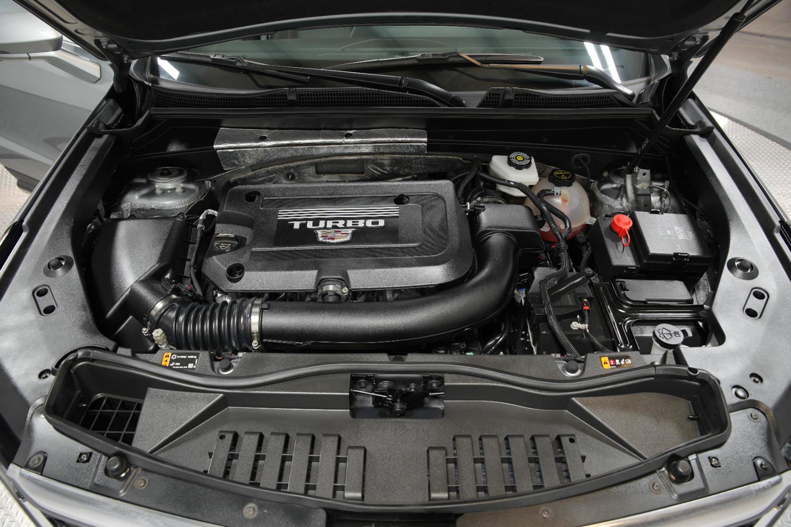 Used 2025 Cadillac XT4 Premium Luxury image 43