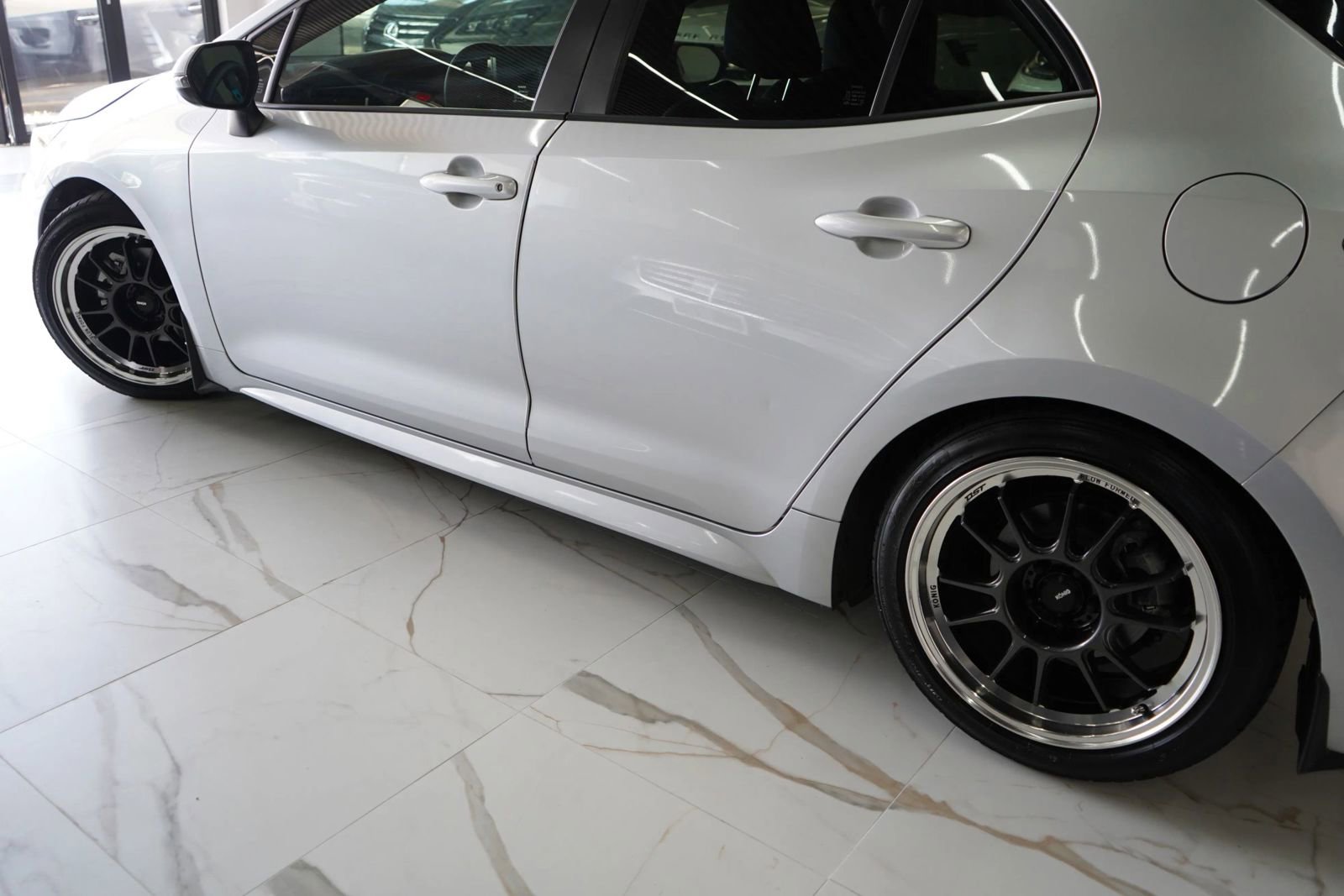 Used 2022 Toyota Corolla SE FWD image 4