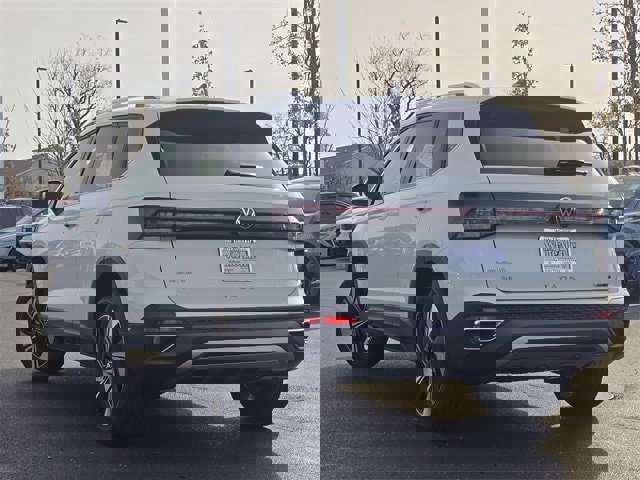 New 2026 Volkswagen Taos SE AWD/4WD image 9