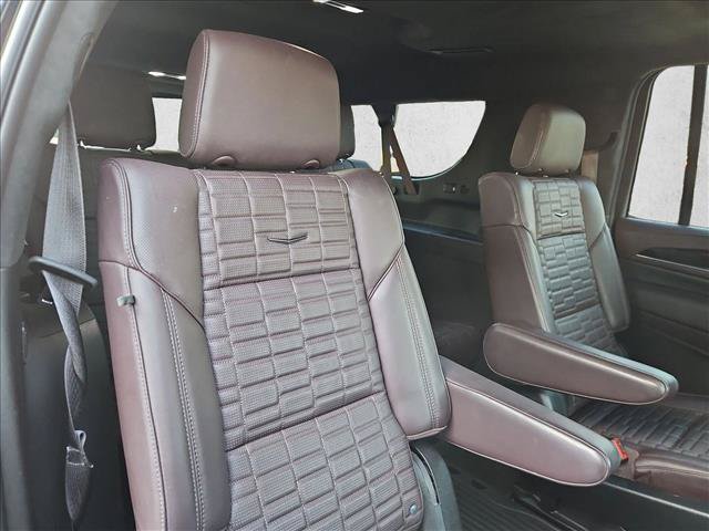 Used 2023 Cadillac Escalade ESV Sport Platinum w/ LPO, ONYX Package AWD/4WD image 18