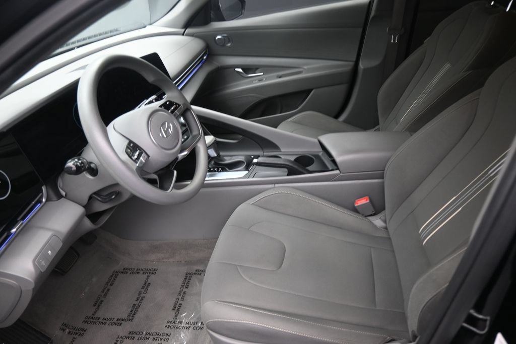 Used 2024 Hyundai Elantra SEL FWD image 12