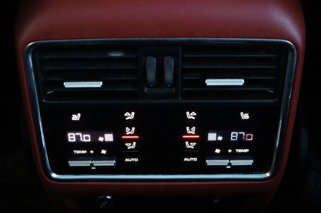 Used 2021 Porsche Cayenne Turbo w/ Premium Package Plus AWD/4WD image 33