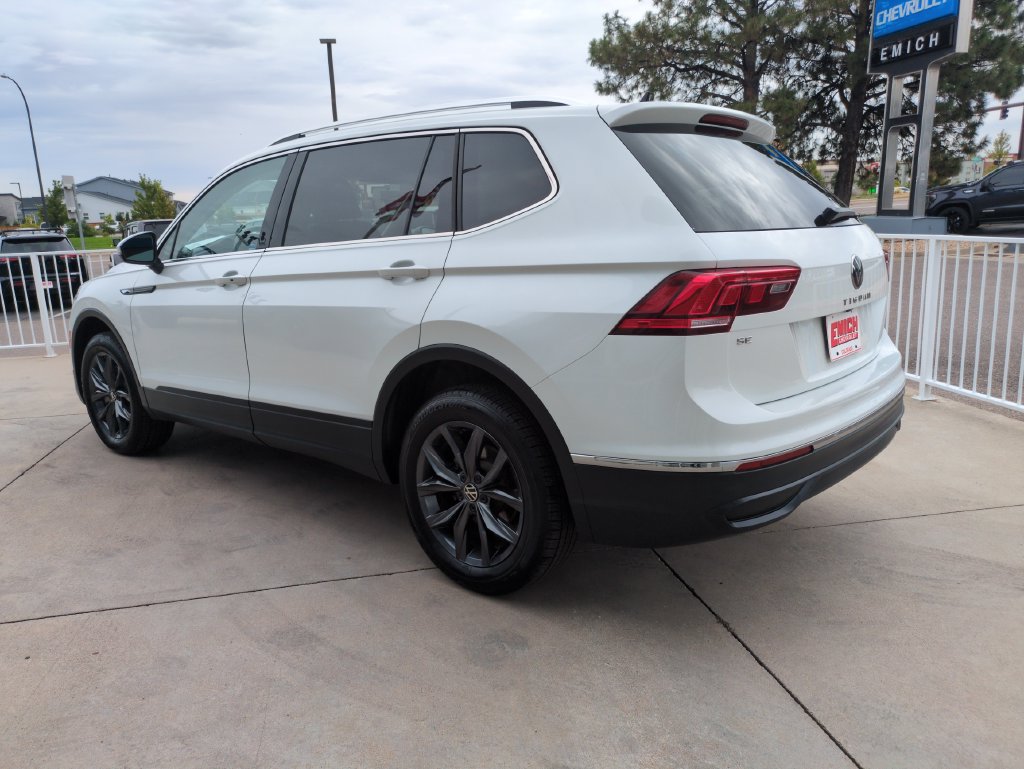 Used 2023 Volkswagen Tiguan SE FWD image 3