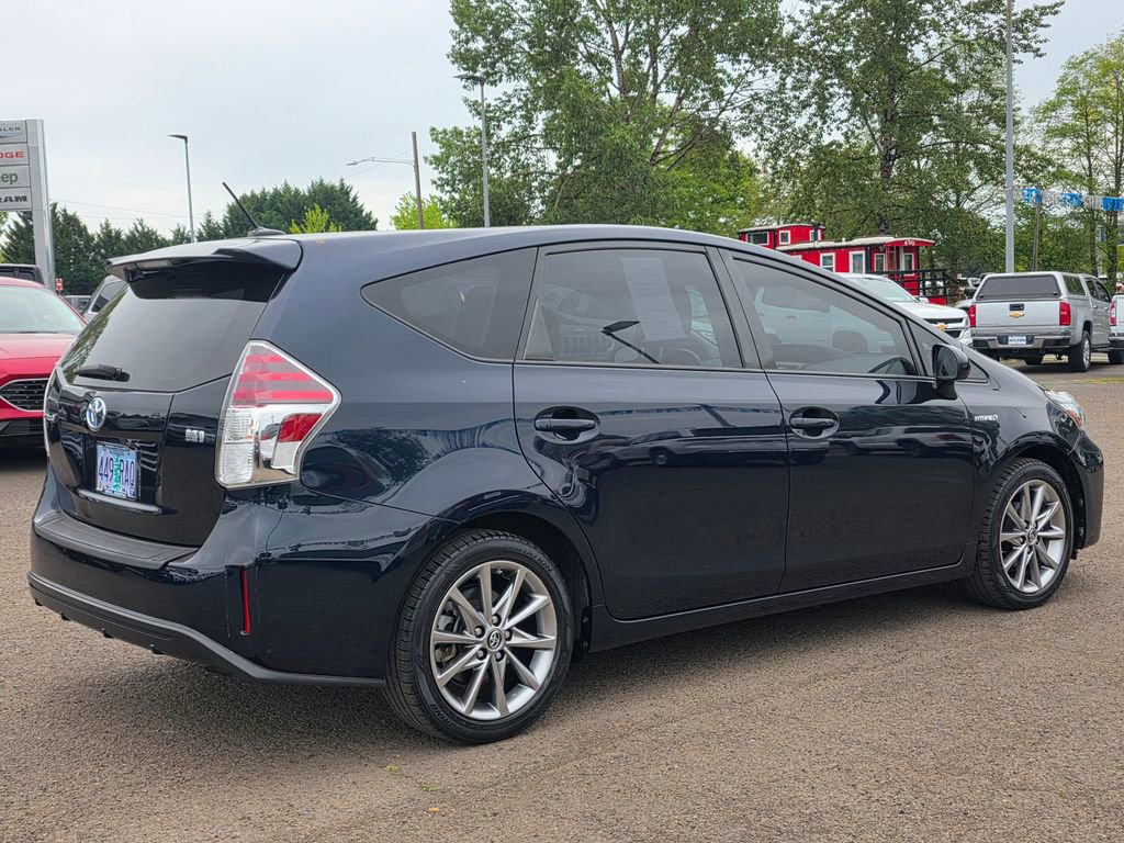 Used 2017 Toyota Prius V Five w/ Carpet Mat Package image 25