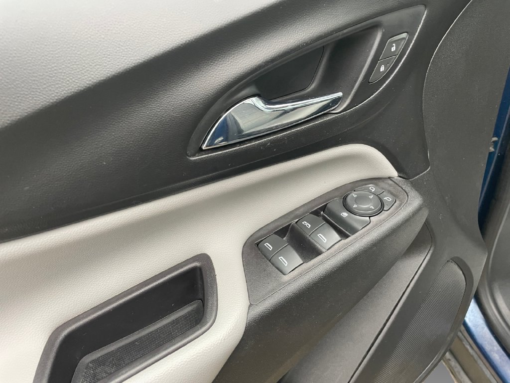 Used 2022 Chevrolet Equinox LS AWD/4WD image 23