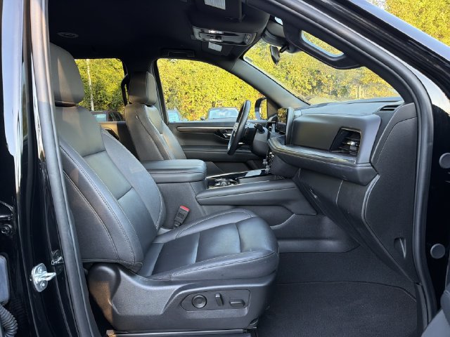 Used 2025 Chevrolet Tahoe LT AWD/4WD image 19