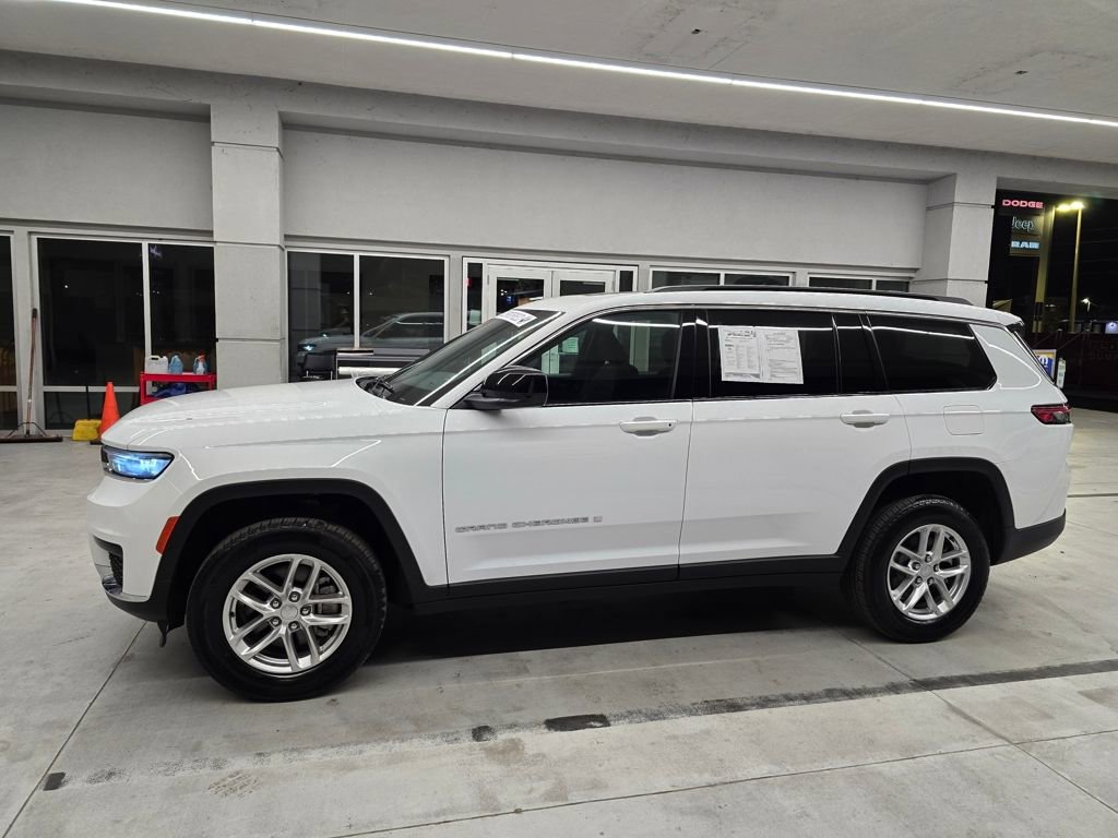 Used 2024 Jeep Grand Cherokee L Laredo w/ Luxury Tech Group I image 3