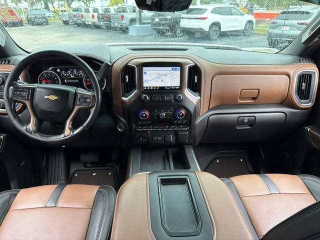 Used 2021 Chevrolet Silverado 1500 High Country w/ Technology Package AWD/4WD image 19