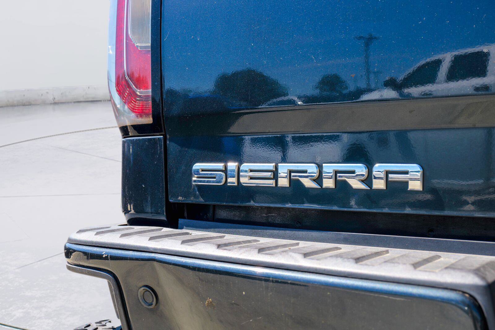 Used 2018 GMC Sierra 1500 SLT AWD/4WD image 11
