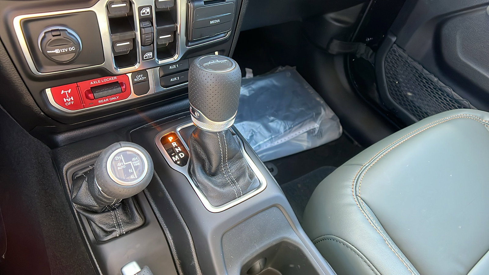 New 2025 Jeep Gladiator Mojave image 24