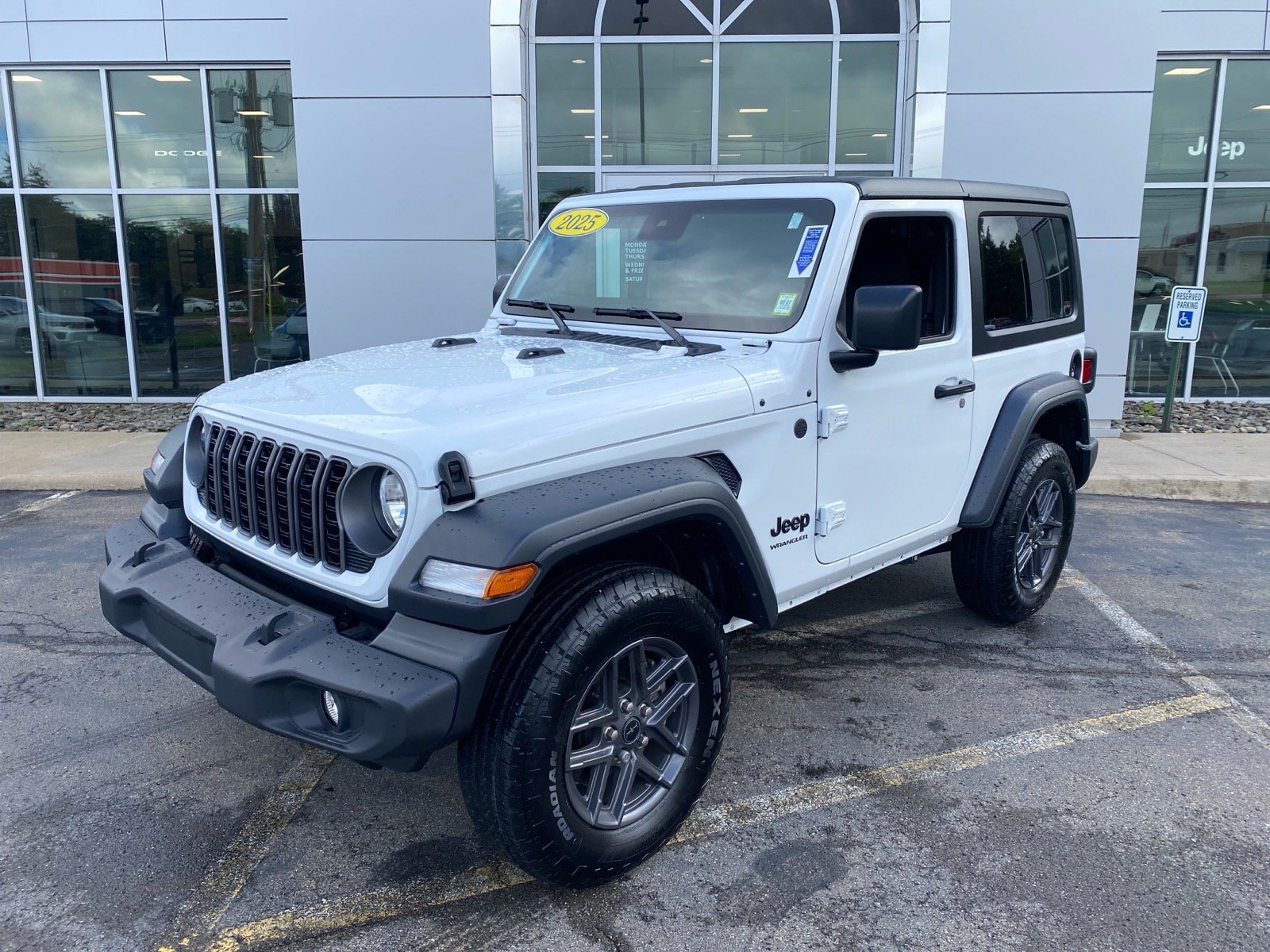 Used 2025 Jeep Wrangler Sport AWD/4WD image 1