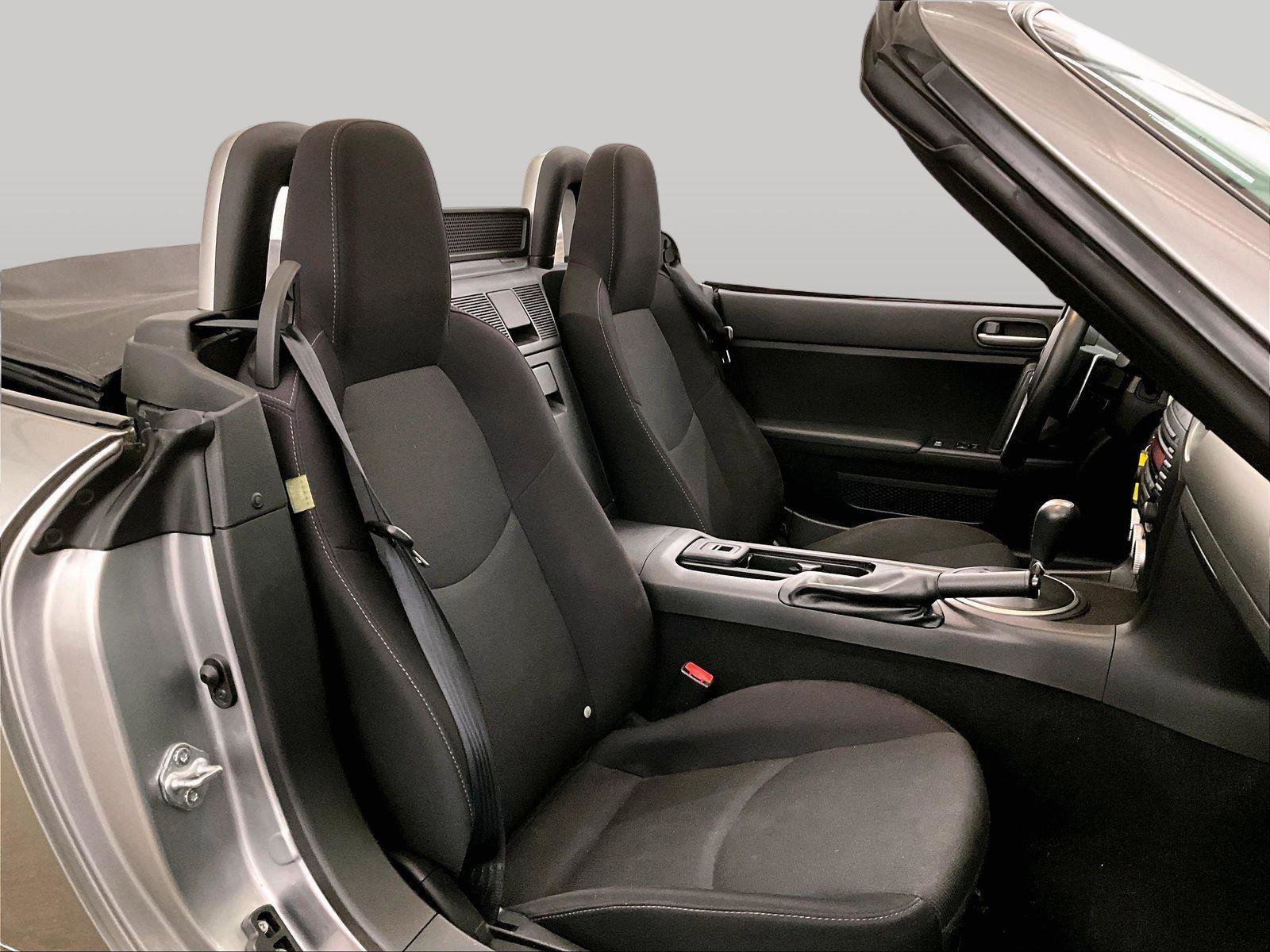 Used 2010 MAZDA MX-5 Miata Touring RWD image 7