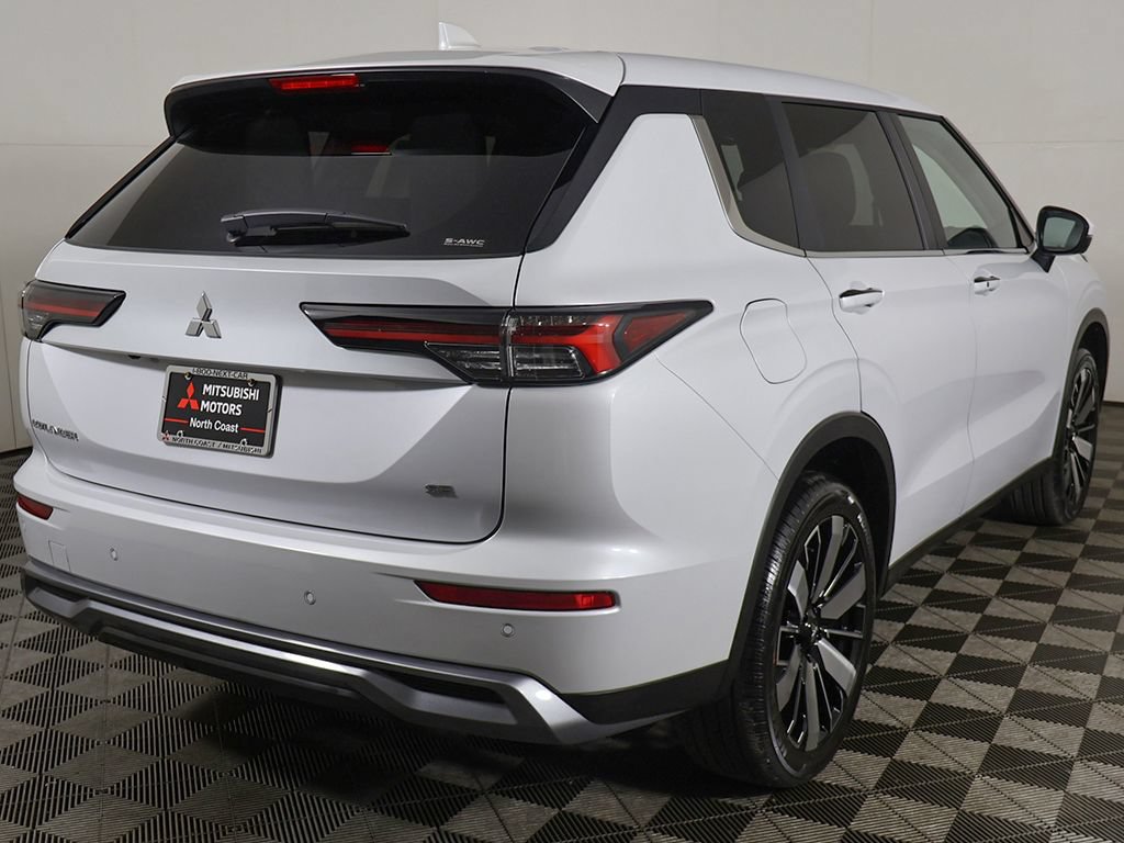 New 2026 Mitsubishi Outlander SE AWD/4WD image 13