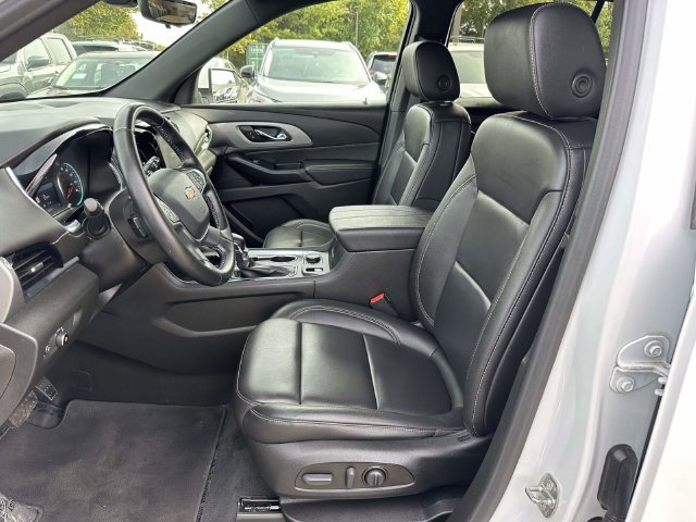 Used 2023 Chevrolet Traverse LT w/ LT Premium Package AWD/4WD image 12