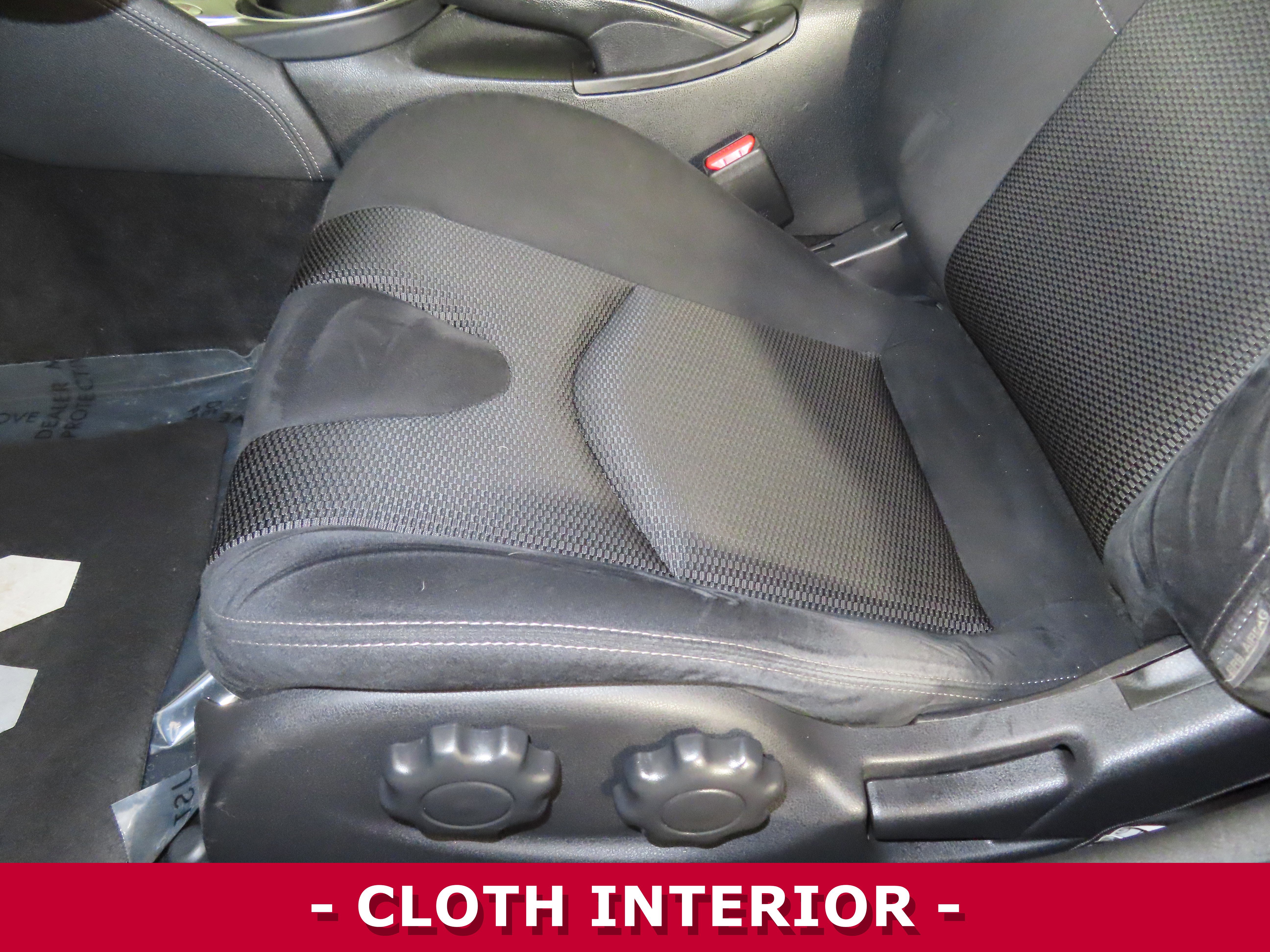 Used 2017 Nissan 370Z w/ Sport Package image 8