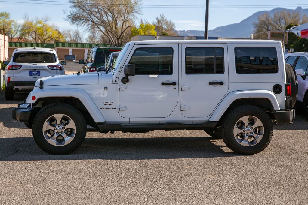 Used 2016 Jeep Wrangler Unlimited Sahara w/ Connectivity Group image 8