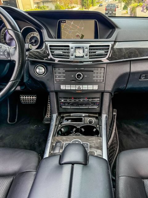 Used 2016 Mercedes-Benz E 350 Sedan image 32